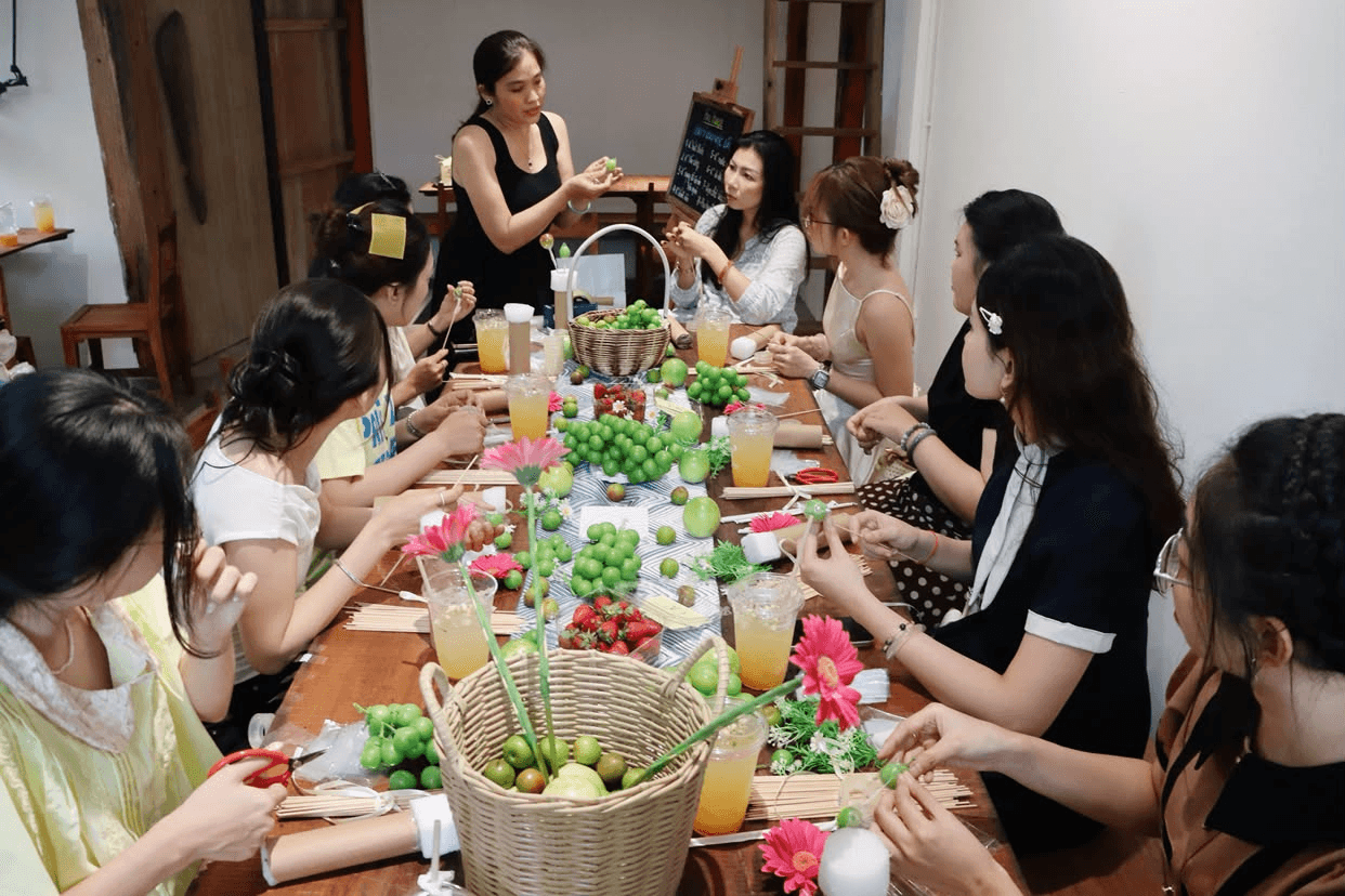 making fruit flower basket
